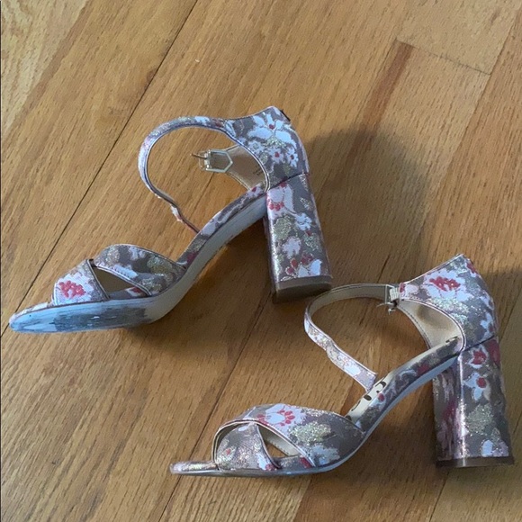 Used - Picture 3 of 5